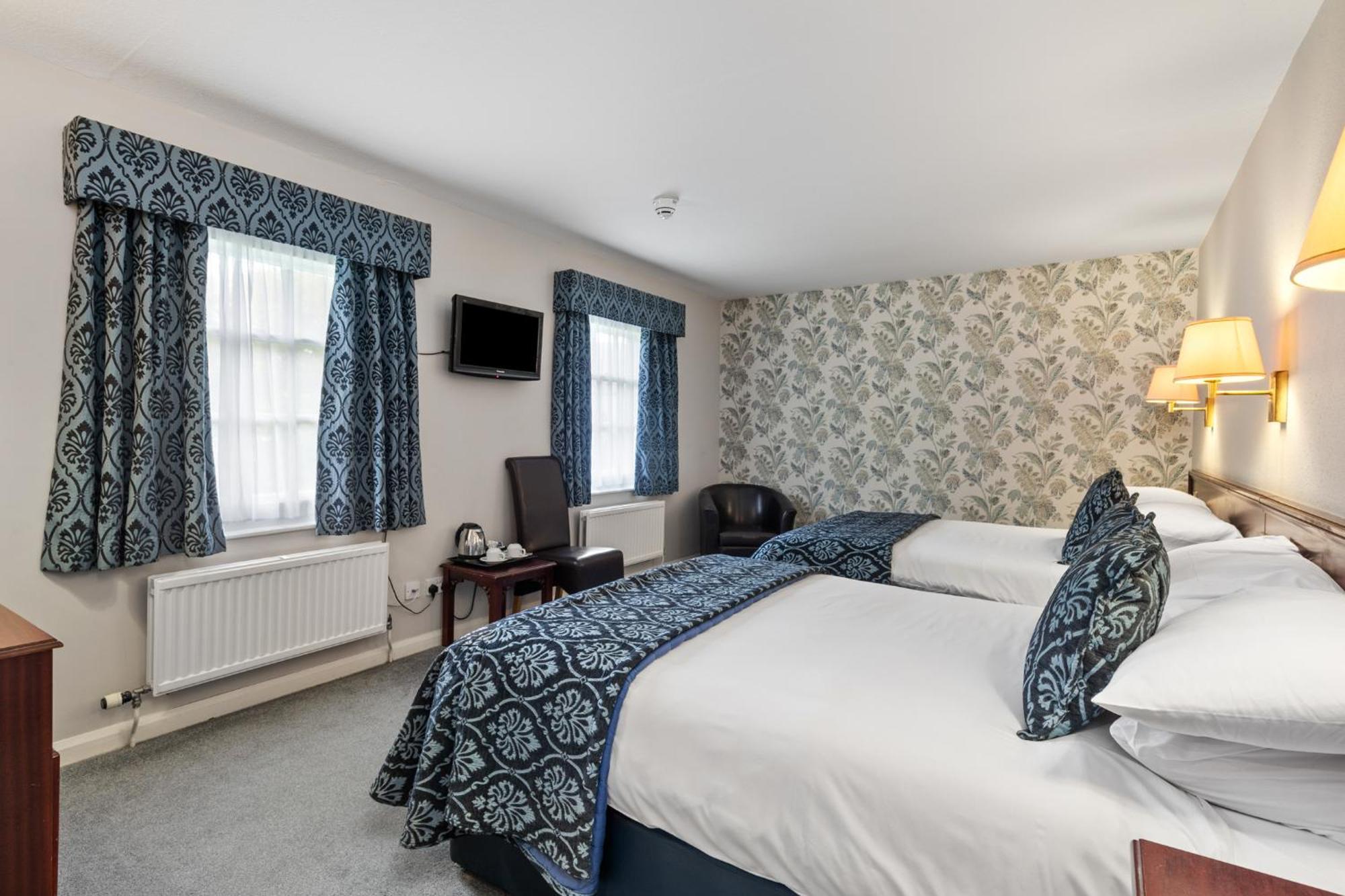 Mariners Hotel Haverfordwest Bagian luar foto