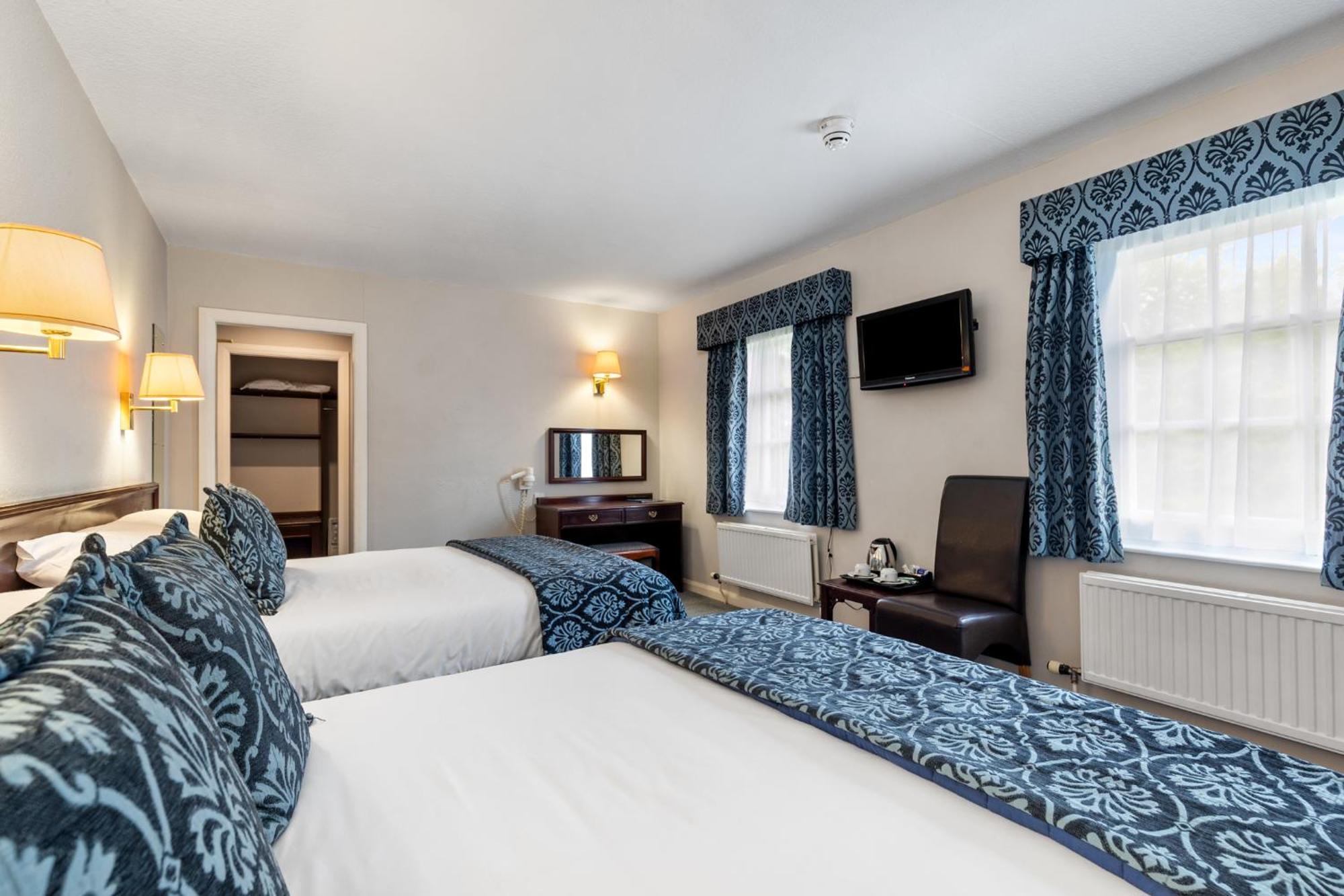 Mariners Hotel Haverfordwest Bagian luar foto