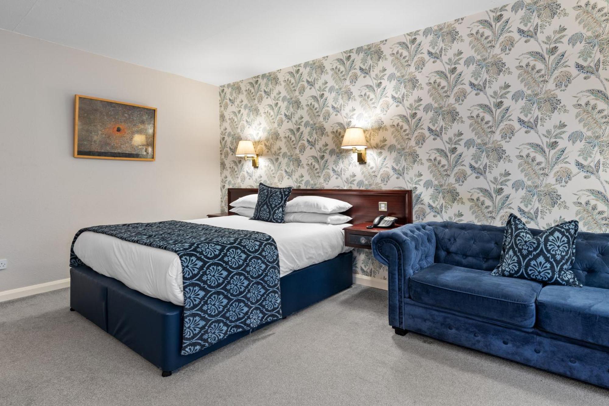 Mariners Hotel Haverfordwest Bagian luar foto