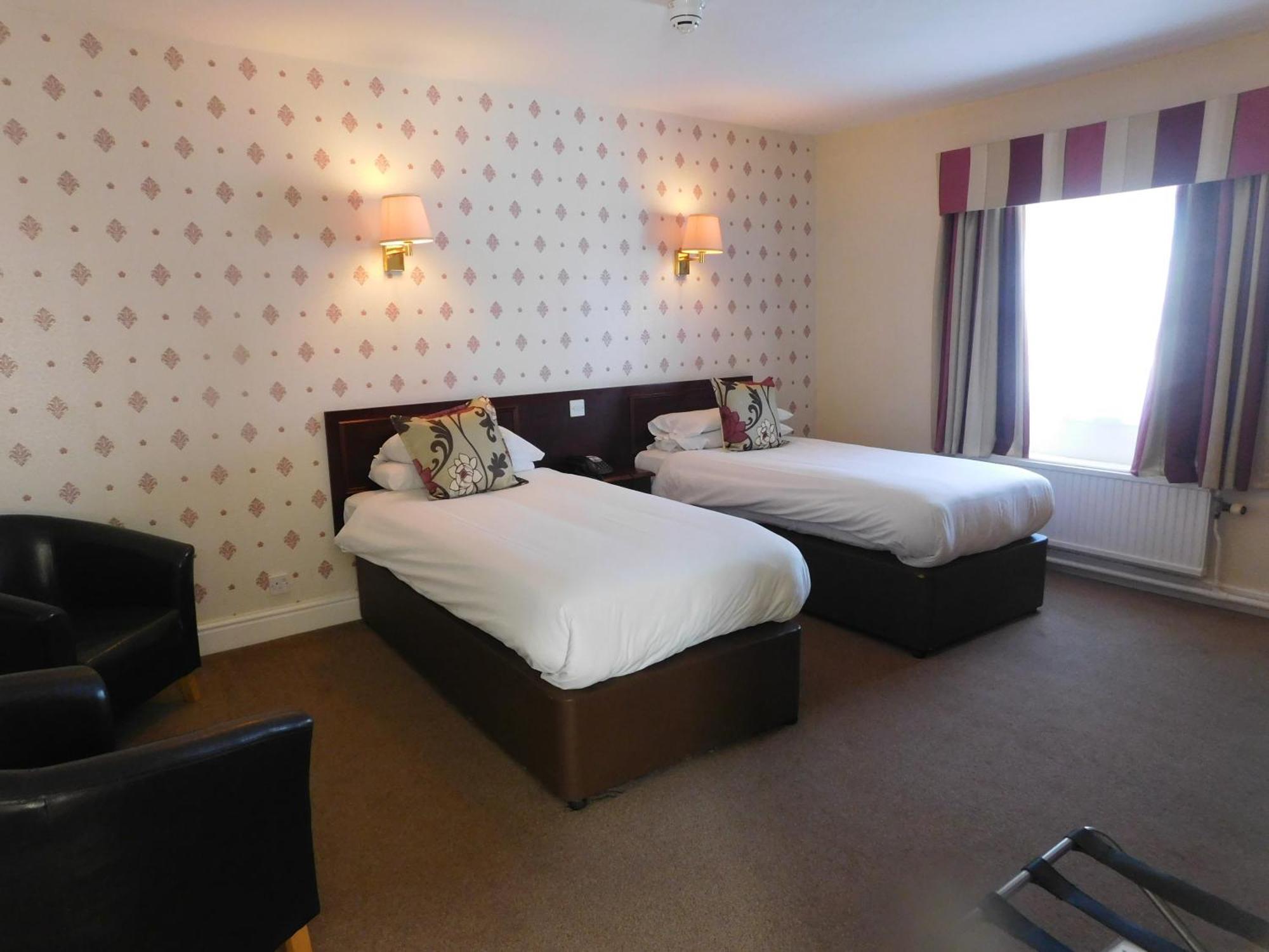 Mariners Hotel Haverfordwest Bagian luar foto