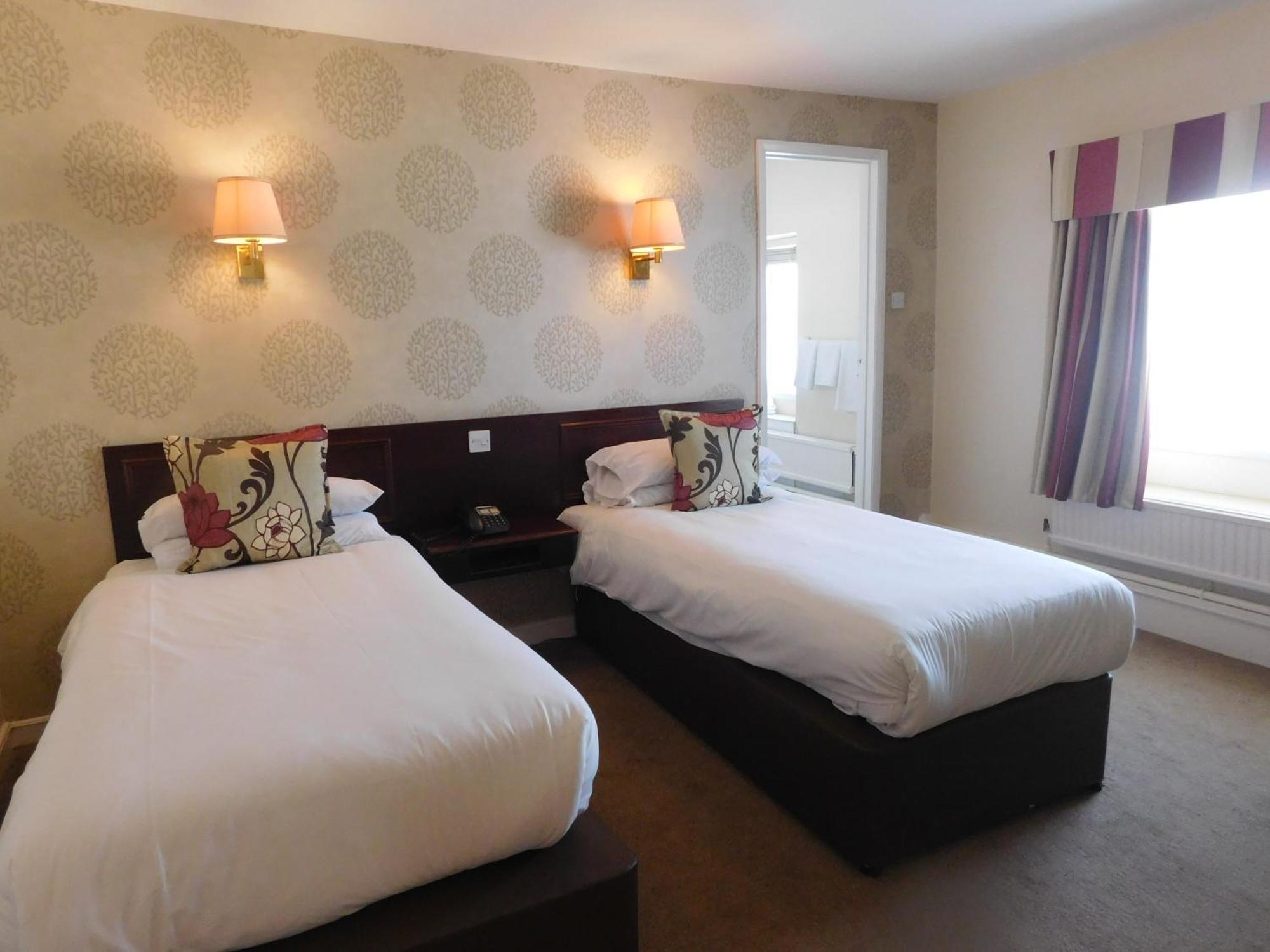 Mariners Hotel Haverfordwest Bagian luar foto